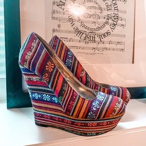 Mossimo 5 inch native pattern, multi-color, wedges.